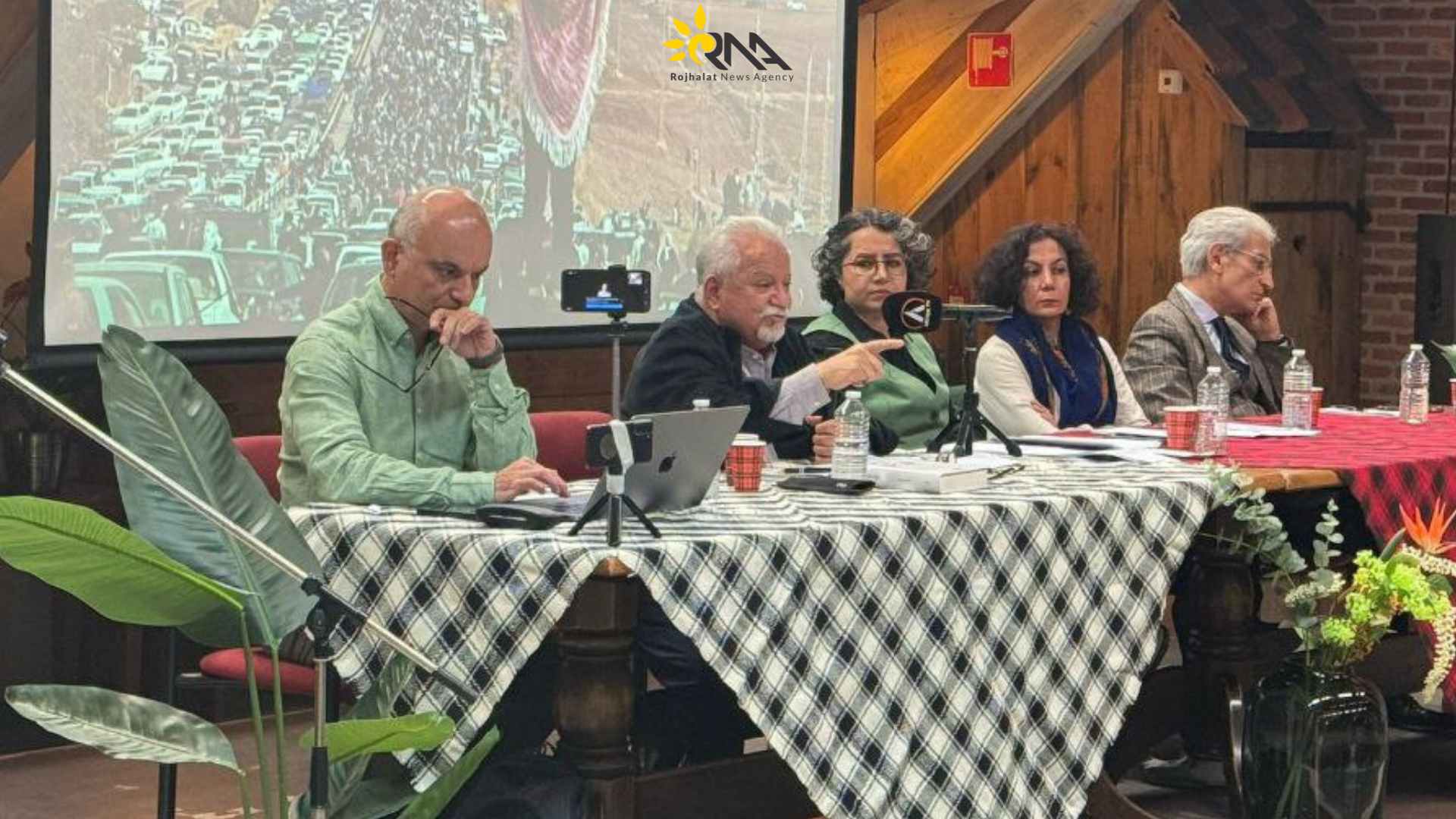 عەباس وەلی: ئۆپۆزسیۆنی ئێرانی فیدرالیزم قبووڵ ناکات، کورد دەبێ یەکدەنگ بێت